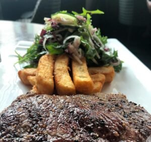 Hotel 115 / 115 Grill & Brewhouse Hotel in Kew