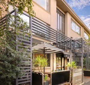 Hotels and Accommodations in South Yarra Australia Birches Serviced Apartments