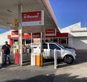 Gas Stations in Melbourne Australia Shell Reddy Express Holmes Street