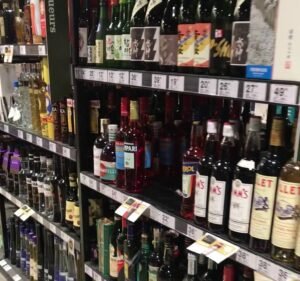 Dan Murphy's Watergardens Food & Beverages in Taylors Lakes