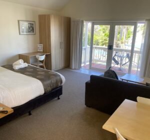 Boathouse Resort Studios & Suites Hotel in Blairgowrie