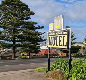 Raglan Motor Inn Hotel in Warrnambool