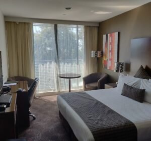 Hotel 115 / 115 Grill & Brewhouse Hotel in Kew