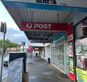 Courier and Delivery Services in Tarneit Australia Australia Post - Newport LPO