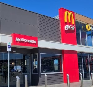 McDonald's Tarneit Food & Beverages in Tarneit