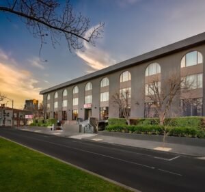 Hotels and Accommodations in South Yarra Australia The Best Western Plus Travel Inn Hotel