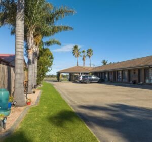 Hotels and Accommodations in Victoria Australia Sandbar Boutique Motel