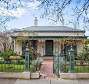 Avenue Aesthetic Surgery Health & Medical in Windsor