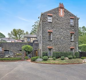 Hotels and Accommodations in Victoria Australia A Loft in the Mill