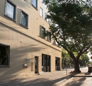 Hotels and Accommodations in Melbourne Australia Lily Sands Inn