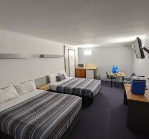 Raglan Motor Inn Hotel in Warrnambool