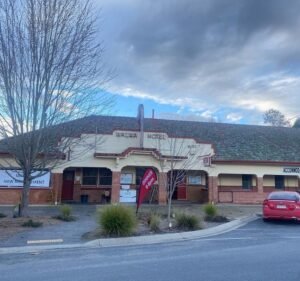 Hotels and Accommodations in Victoria Australia Walwa Hotel