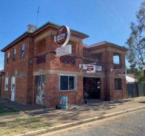 Hotels and Accommodations in Victoria Australia Colbinabbin Country Hotel