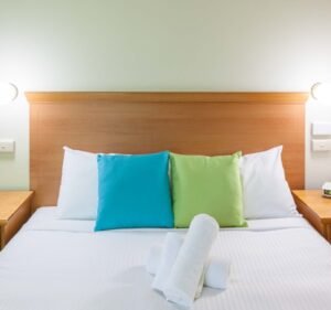 Hotels and Accommodations in Melbourne Australia Bell Motel