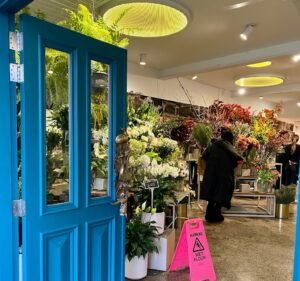 Florists in Melbourne Australia Flowers Vasette
