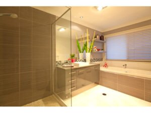 Master Home Renovators Bathroom remodeler in Epping